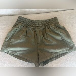 Aeire Women’s Loose Short